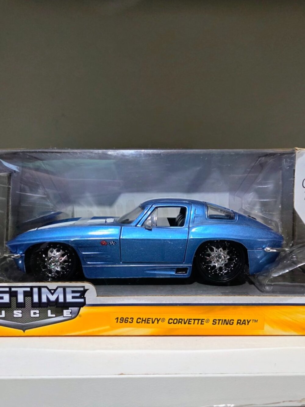 Jada Bigtime Muscle 1963 Chevy Corvette Sting Ray 1:24 Die-Cast #96808